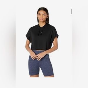 Beyond Yoga Women’s Good Sport Black Short Sleeve Cropped Hoodie